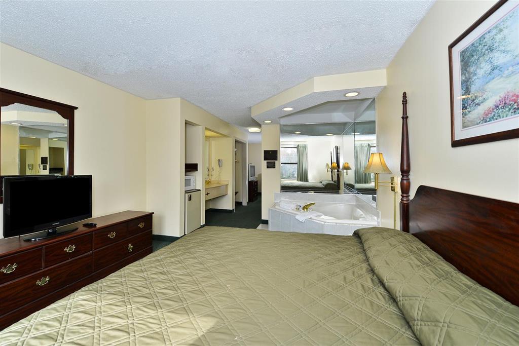Quality Inn & Suites Айкън Стая снимка