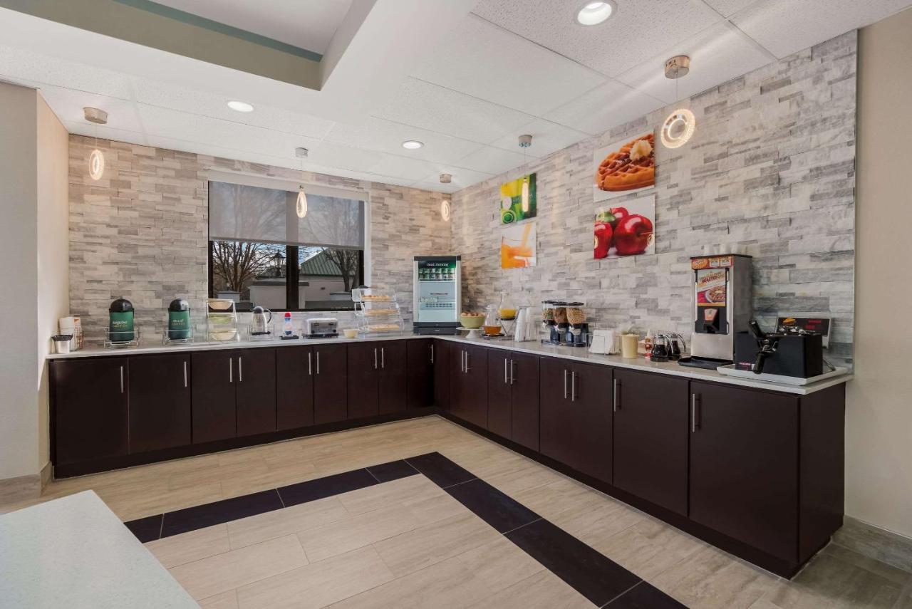 Quality Inn & Suites Айкън Екстериор снимка